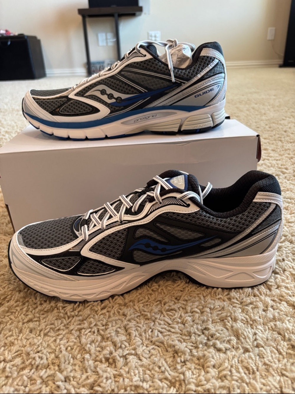 Saucony ProGrid Guide 7 Running Sneakers